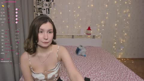 Snapshot of eumomino chatting on January 29, 7:22 pm Veronica Tiia Lilith left to right online show from January 29, 7:22 pm