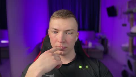 Eva and Iron online show from February 15, 8:40 pm