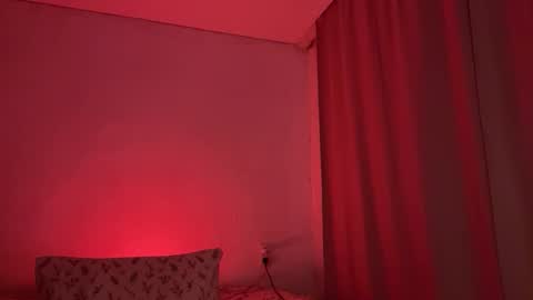 eva_kittenn online show from February 13, 2:42 pm