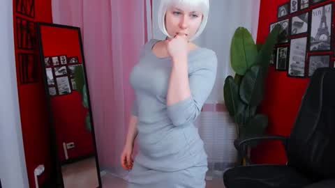 Snapshot of eva_lawrence chatting on September 24, 10:22 am Eva online show from September 24, 10:22 am