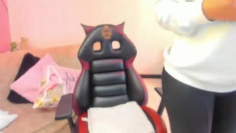 Eva  online show from March 30, 2:28 pm