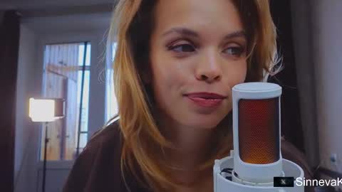 Snapshot of eva_sinn chatting on October 21, 10:20 am Hi there i am Eva and i wish create a nice community with you so join my Ticket Show for more pleasure online show from October 21, 10:20 am