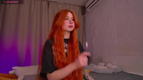 Snapshot of evaa_moonn_ chatting on March 10, 9:01 am Eva online show from March 10, 9:01 am