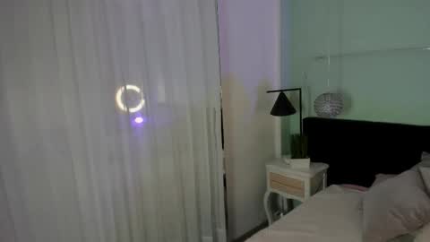 Snapshot of evaa_stevens chatting on September 18, 1:26 pm julieth online show from September 18, 1:26 pm