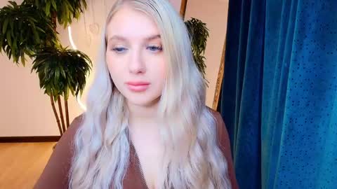 Eva  online show from March 25, 2:51 am