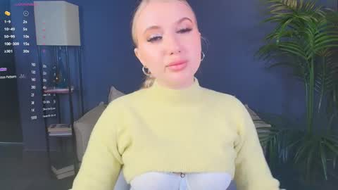 Eva  online show from May 13, 2:43 am