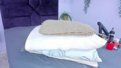 Snapshot of evahalston chatting on February 26, 3:14 am evahalston online show from February 26, 3:14 am