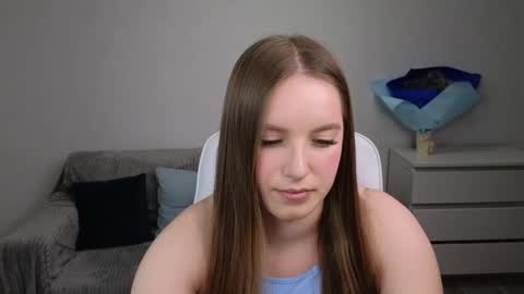 Snapshot of evajuly chatting on February 24, 7:09 pm Eva online show from February 24, 7:09 pm