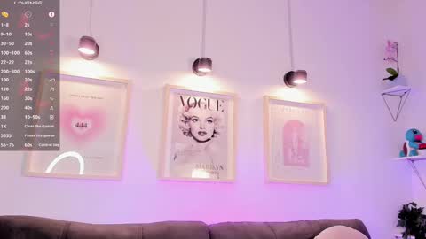 Snapshot of evan_voss chatting on October 2, 8:40 pm Evan voss  help me get 200 likesindependent model online show from October 2, 8:40 pm