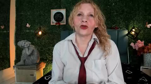  Evangelyne  online show from February 10, 8:01 pm