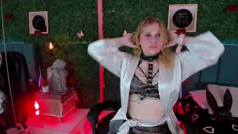  Evangelyne  online show from February 3, 7:29 pm