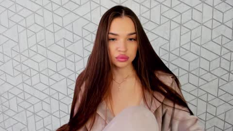 E V A  online show from February 6, 10:36 am