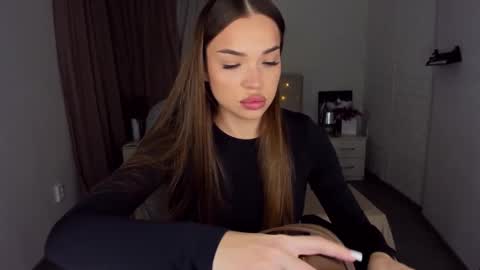 E V A  online show from January 7, 6:27 am