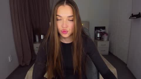 E V A  online show from January 29, 6:12 am