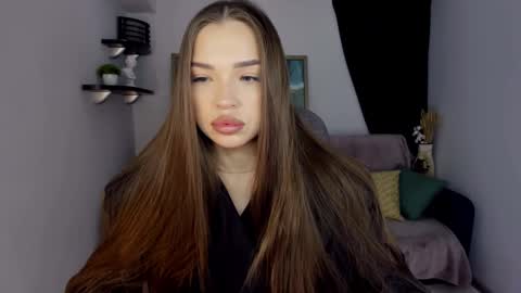 E V A  online show from February 1, 3:41 am