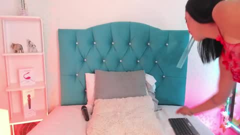 Snapshot of evaritz__ chatting on March 7, 12:58 am EVARITZ online show from March 7, 12:58 am