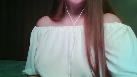 evasapples2026 online show from April 7, 8:00 pm