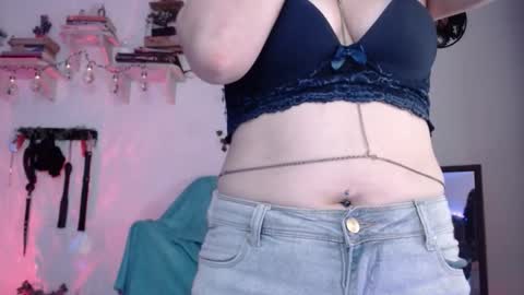 Eve Blue  friends. IG eve blue77 TW EveBlue 1 OF eveblue7 online show from October 17, 5:55 am