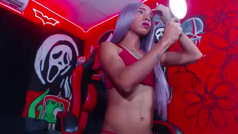 eve dark online show from September 12, 12:18 pm