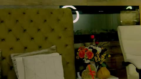 EveHamilton online show from March 7, 9:15 pm