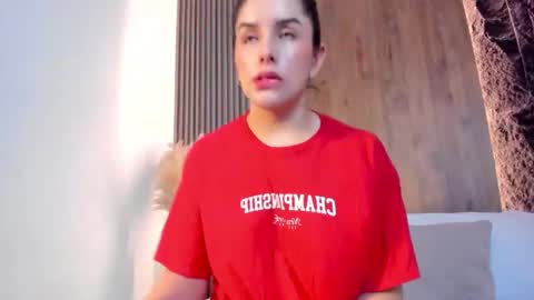 E V E L I N online show from November 11, 2:25 am