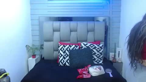 evelin zaens online show from March 17, 4:06 am