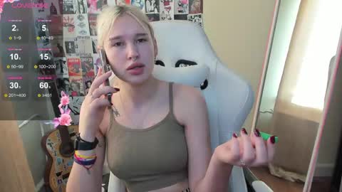 Evelina online show from May 17, 1:15 am