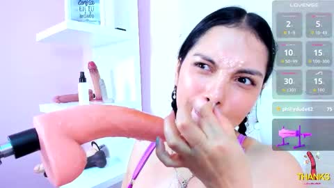 Snapshot of evelinn_belen chatting on October 20, 6:57 pm Evelinn belen online show from October 20, 6:57 pm
