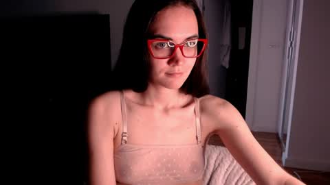 Evelyn online show from April 4, 11:06 am