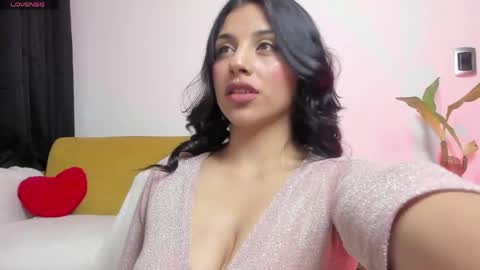 Evelyn  online show from April 19, 3:18 am