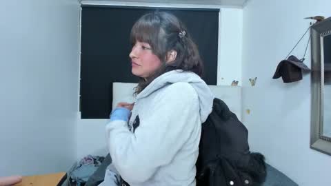 Evelyne online show from January 14, 4:42 am