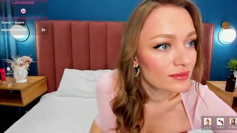 Evelyn online show from April 21, 1:53 am