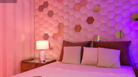 Even online show from November 28, 8:05 pm