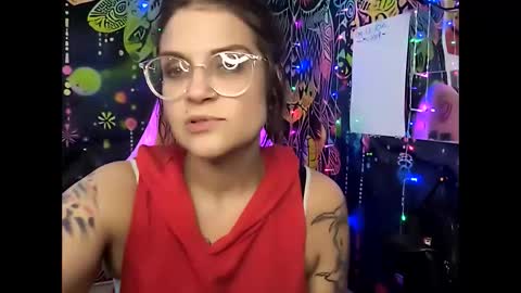 Aly online show from December 8, 9:41 pm