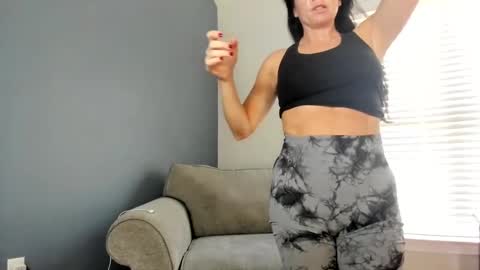 Snapshot of everleighmae chatting on October 2, 12:37 pm Everleighmae online show from October 2, 12:37 pm