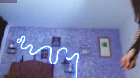 everlin__hot__ online show from April 8, 2:25 am