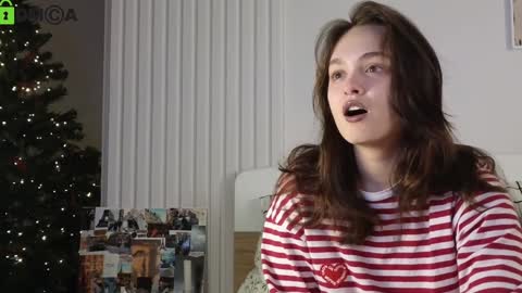 evi_woow online show from January 2, 6:56 pm