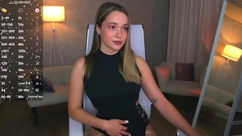 Evie online show from October 7, 12:50 am