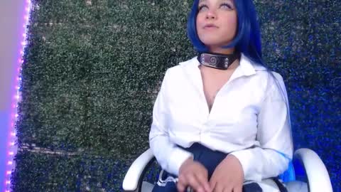 Im Evy online show from March 13, 5:27 pm