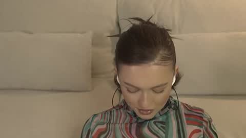 evyfxclaire online show from July 3, 3:44 am