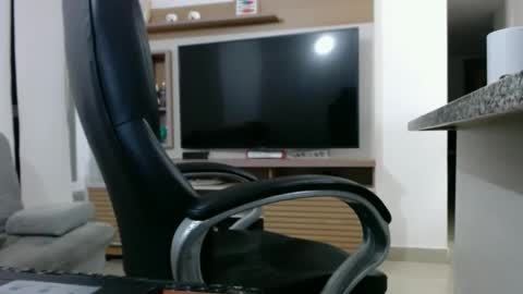 Snapshot of exotic_dude chatting on February 14, 6:12 am camilo online show from February 14, 6:12 am