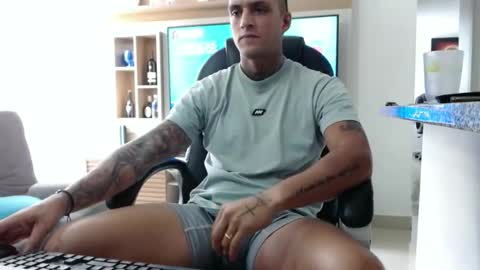 Snapshot of exotic_dude chatting on September 16, 7:17 pm camilo online show from September 16, 7:17 pm