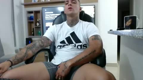 Snapshot of exotic_dude chatting on March 5, 6:01 am camilo online show from March 5, 6:01 am