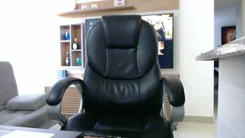 Snapshot of exotic_dude chatting on January 14, 10:23 pm camilo online show from January 14, 10:23 pm