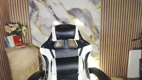 SHANTAL MARIE online show from March 4, 5:32 pm