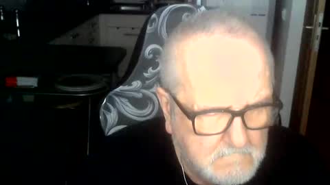 expandetlaugh63 online show from April 24, 8:44 pm