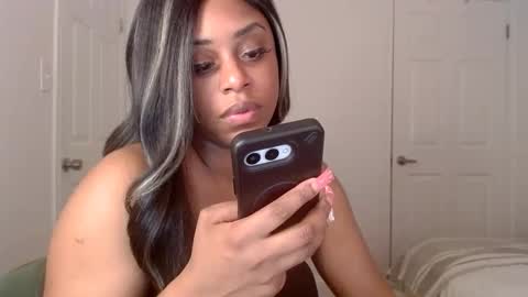 exstacybanks online show from November 24, 6:45 am