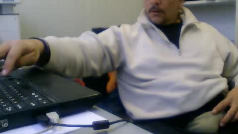 derssing online show from February 22, 7:01 am