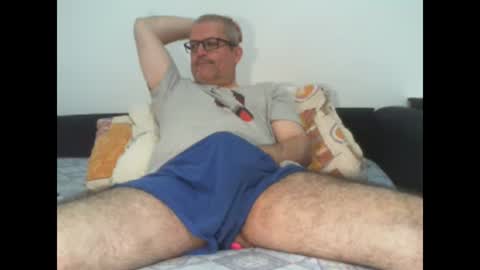 Snapshot of eyes12 chatting on October 18, 6:28 am GEORGE online show from October 18, 6:28 am