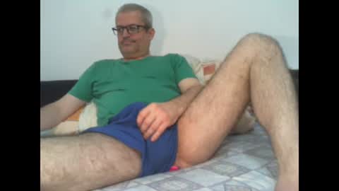 Snapshot of eyes12 chatting on October 12, 9:24 am GEORGE online show from October 12, 9:24 am